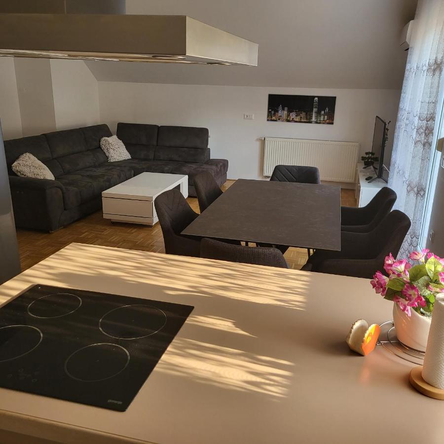 Apartment Zelimlje Skofljica ภายนอก รูปภาพ