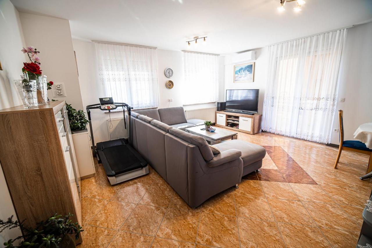 Apartment Zelimlje Skofljica ภายนอก รูปภาพ